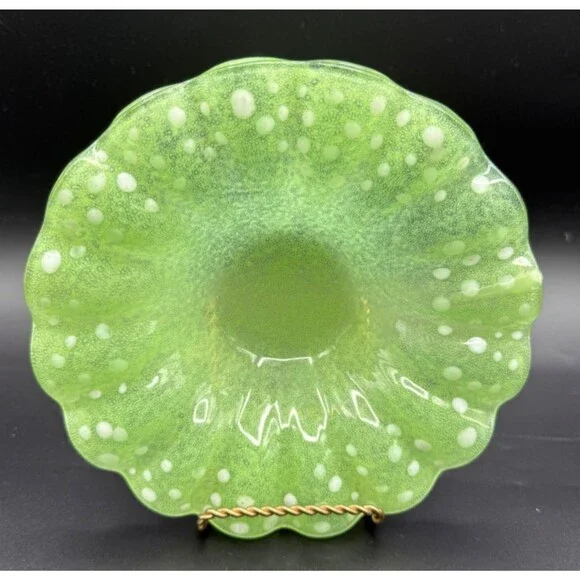 Vintage Murano Art Glass Green Clamshell Bowl 7" Scalloped Edge Stunning! MINT - Picture 8 of 8
